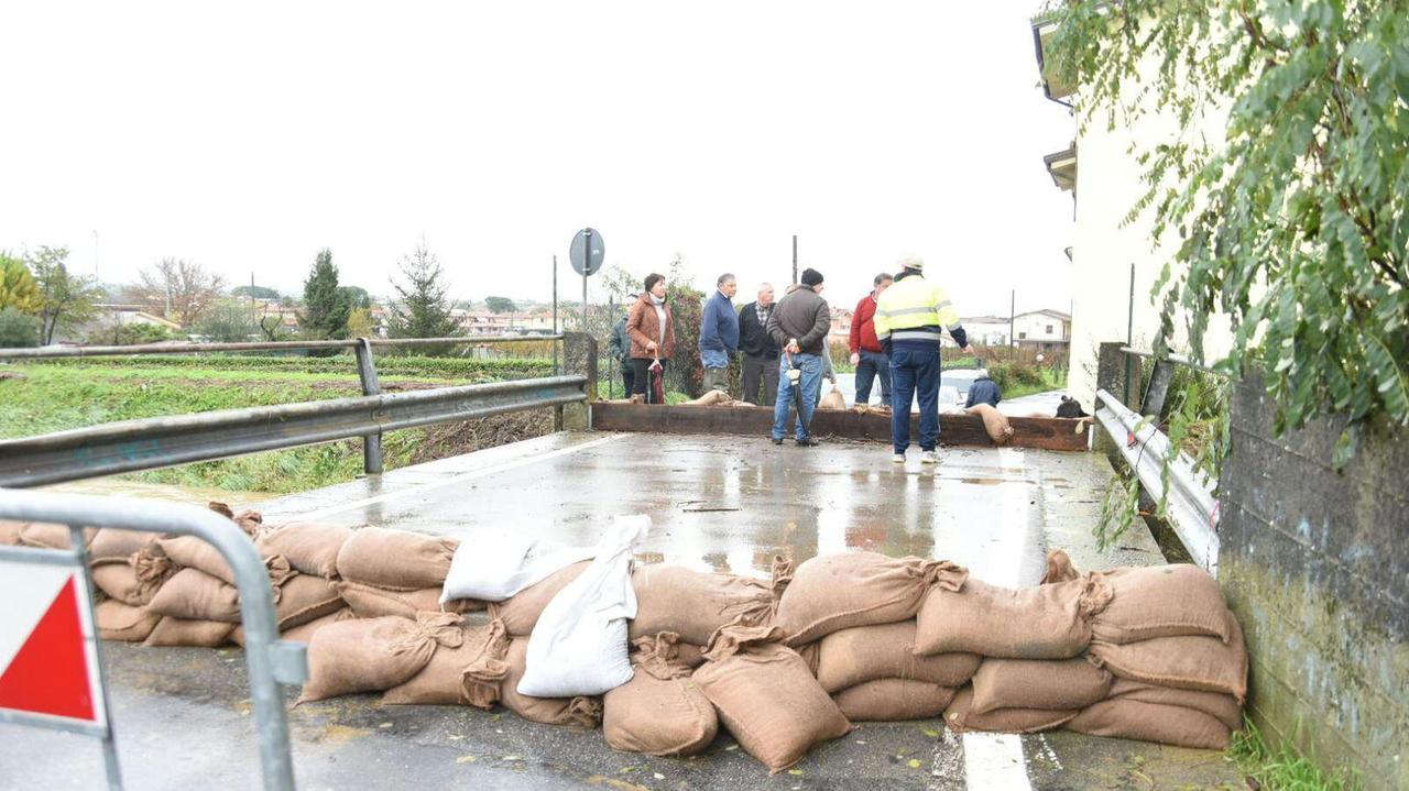 Allagamenti in zona rio Leccio a Porcari