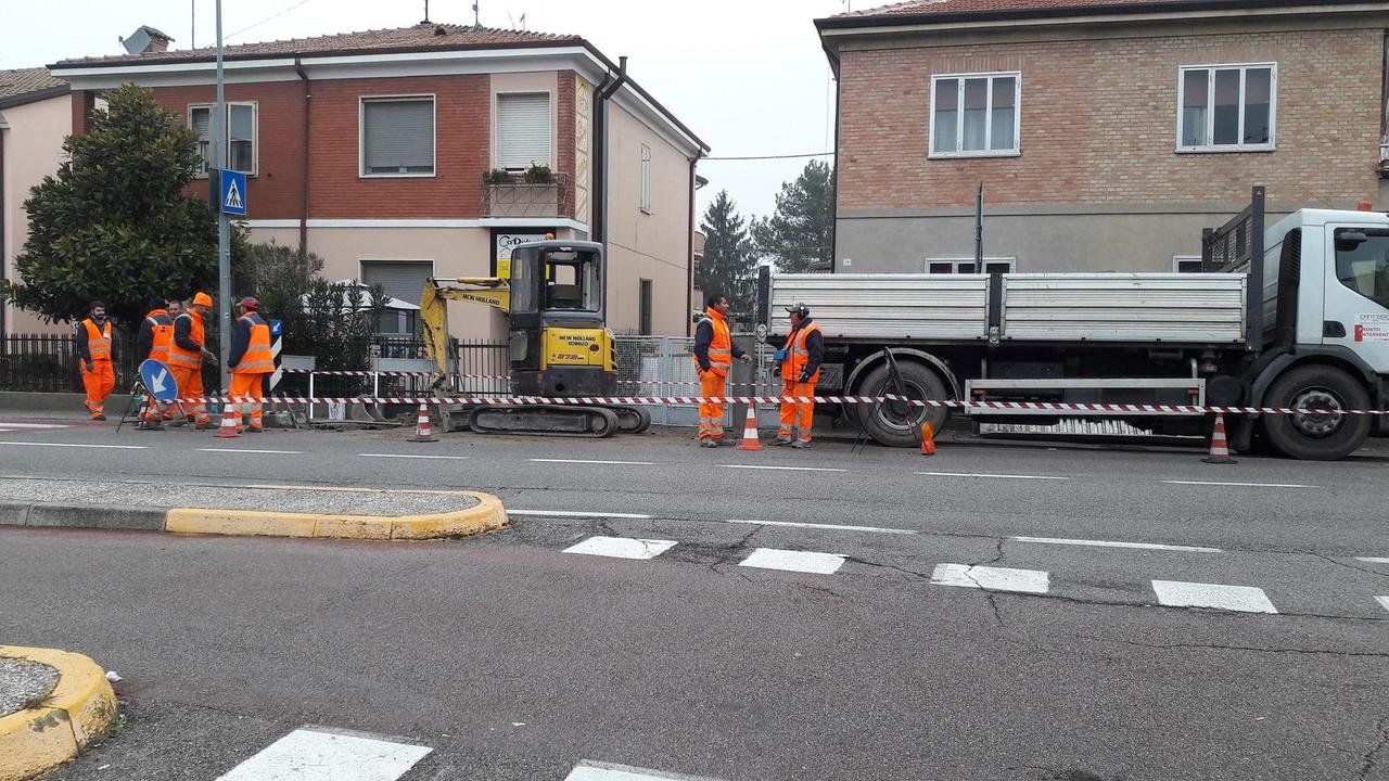 Riparazione di una condotta a Mizzana