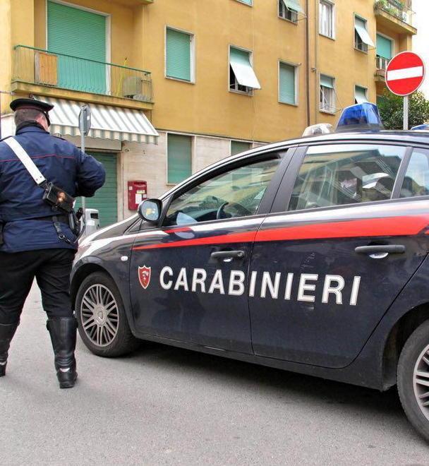 Fa arrestare il ladro, che ha 72 anni 