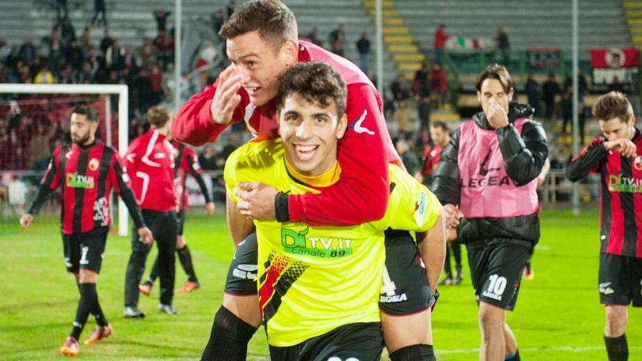 Lucchese, scende l’età della squadra