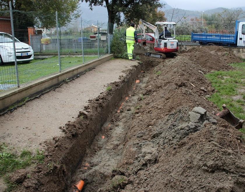 Fognature in tilt, proteste e disagi alla scuola Ricci 