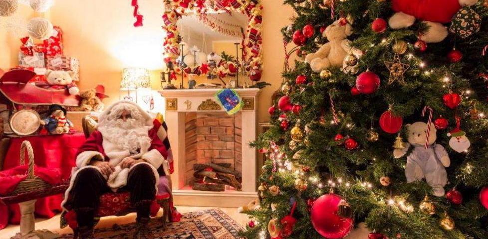 Si accende in città la magia del Natale 