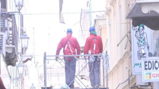 Cinque chilometri di luci accendono il Natale isolano