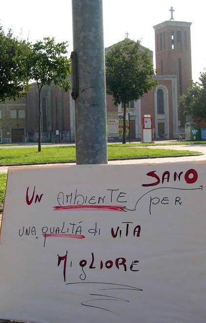 «Basta puzze, non si respira più» 