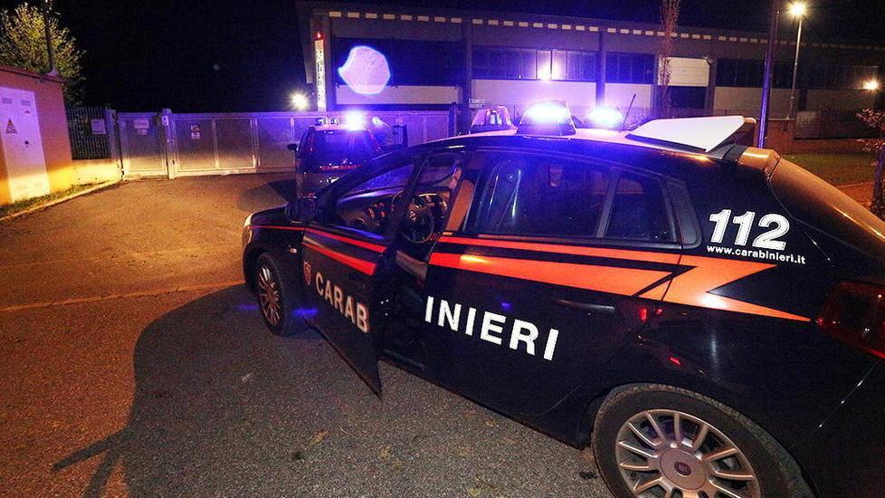 Picchia la moglie in casa: arrestato e subito scarcerato. La motivazione del giudice
