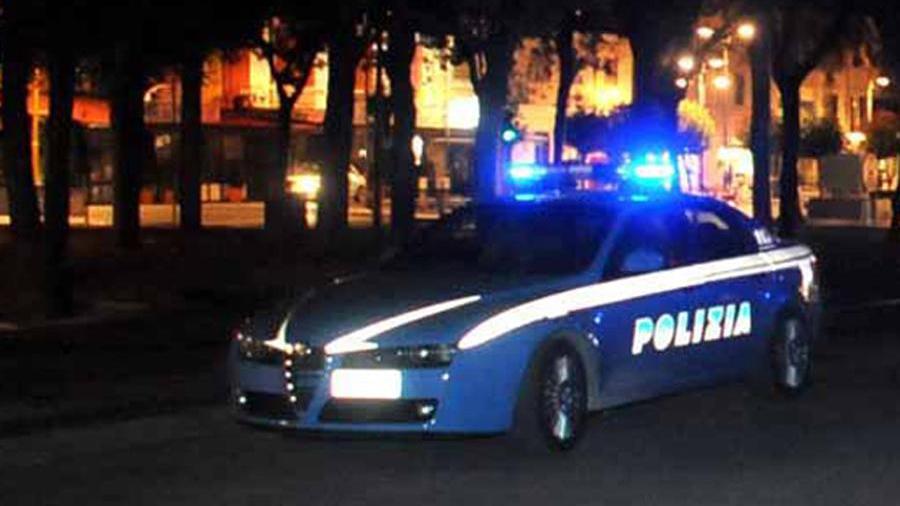 Litigano per il volume alto della musica e lo accoltella
