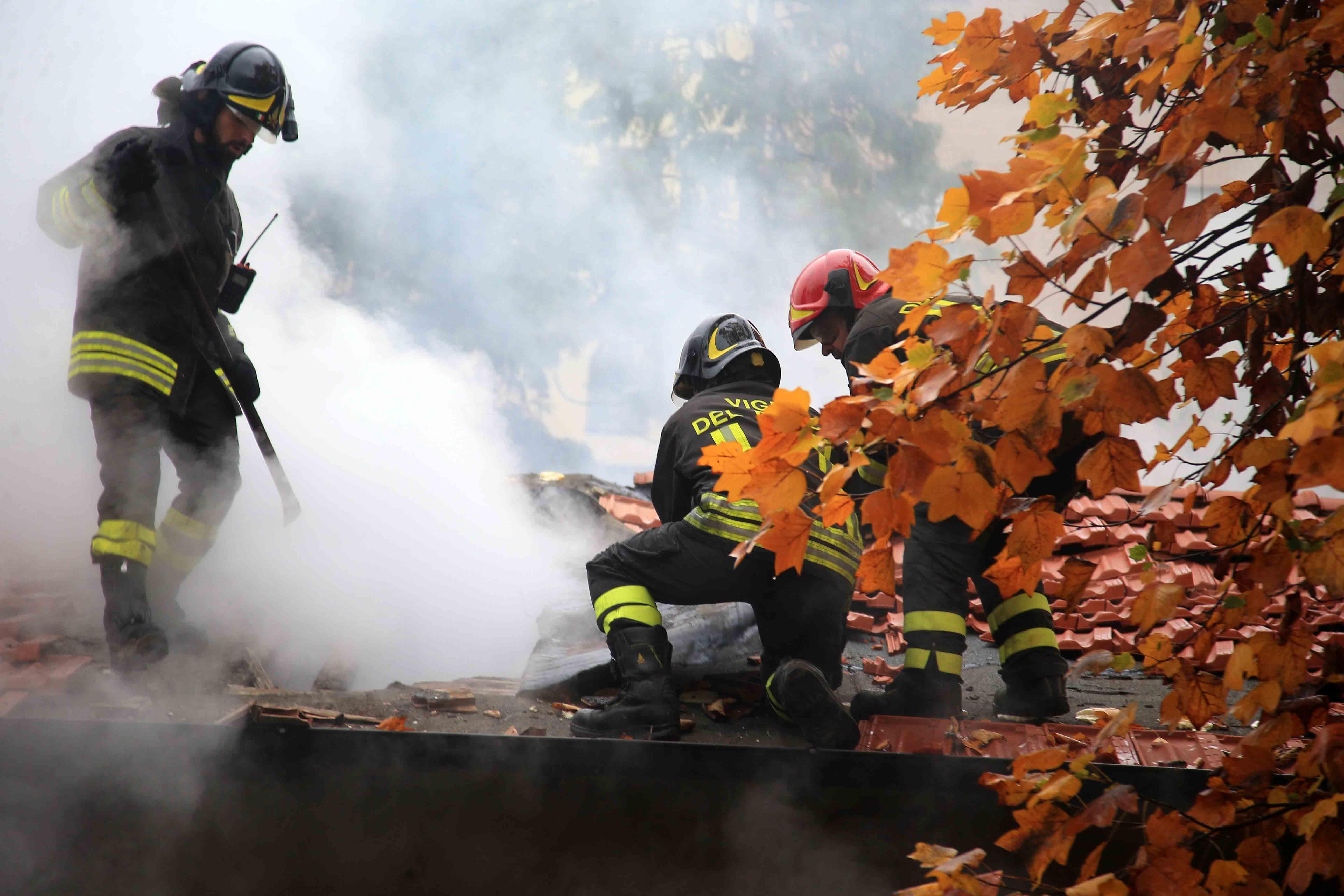 Baiso, scoppia un incendio a causa della caldaia 