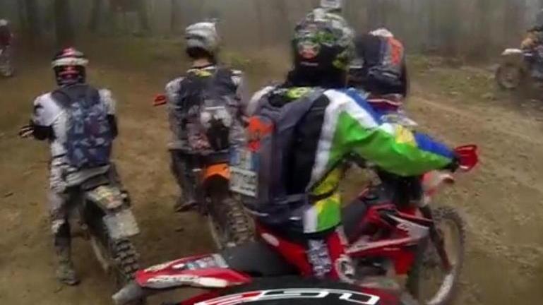 Agenti travolti dalle moto: «Far west sui Monti Pisani»