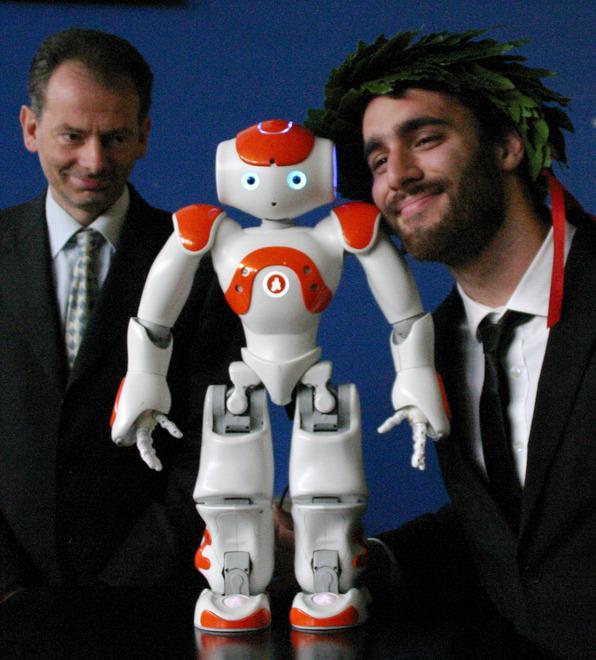 Un modenese inventa il robot amico per scacciare la paura della sala operatoria 