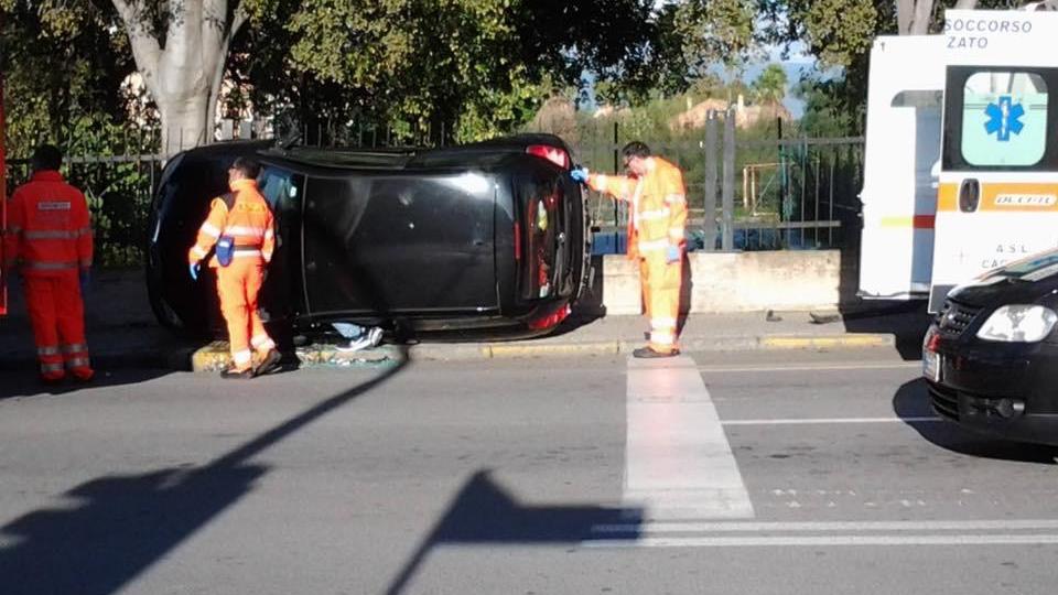 Cagliari, scontro tra un'ambulanza e un'auto: tre feriti