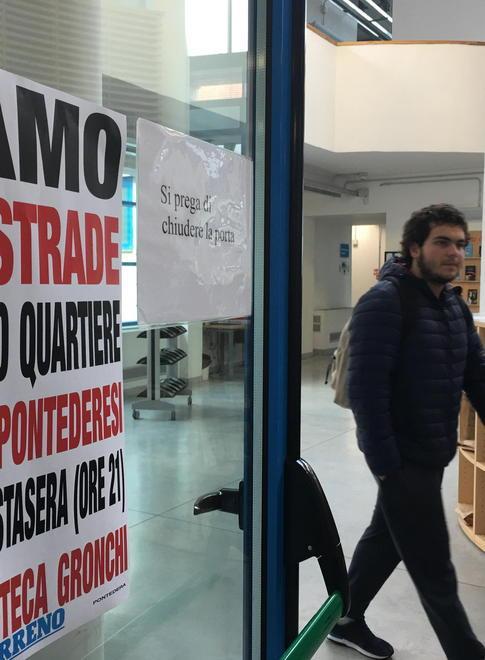La comunità riunita in un auditorium