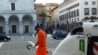 Aamps dà la caccia ai mozziconi con l’aspiratore