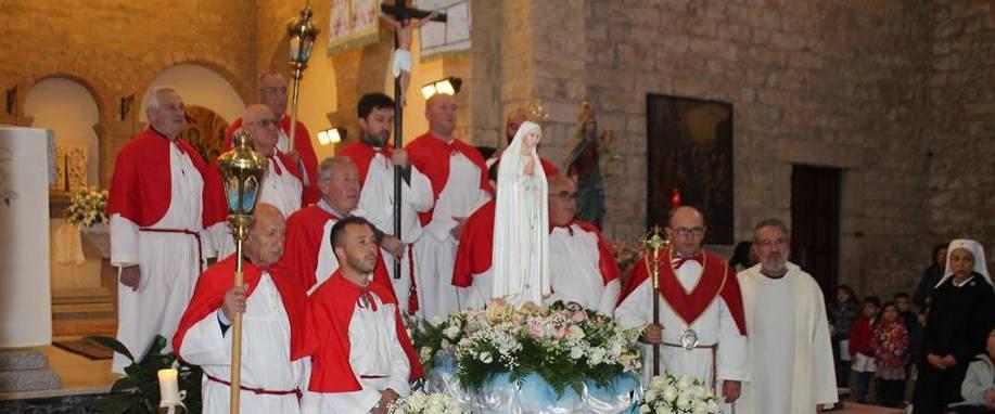 Folla di fedeli per la Madonna di Fatima 