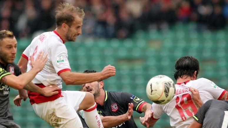 Prima vittoria a Bari dell’era Colantuono Bel colpo dello Spezia