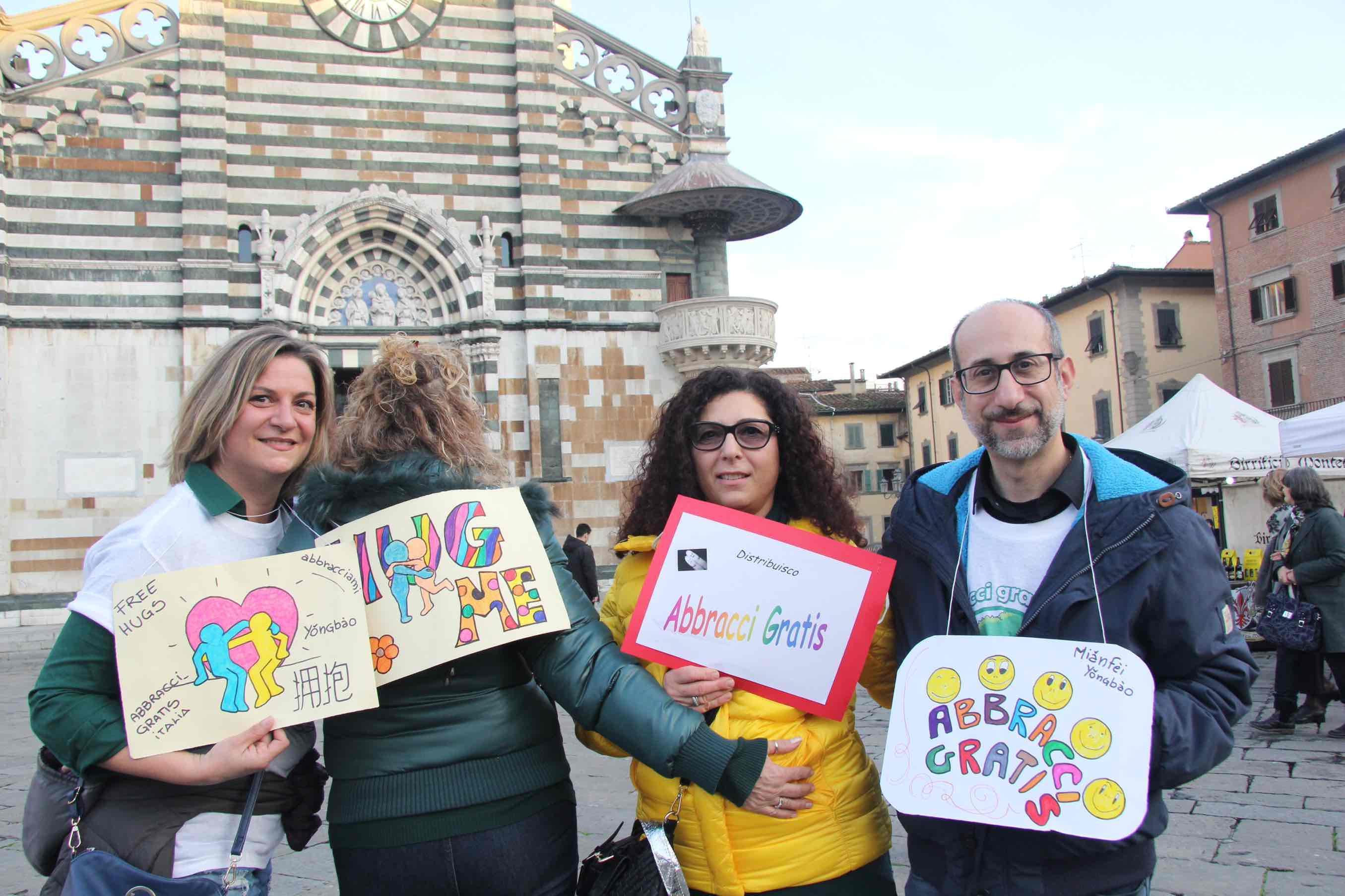 Abbracciamoci, è gratis - Foto 
