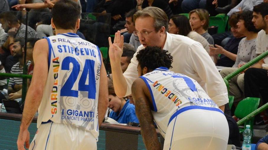 Dinamo ancora senza leader, Avellino banchetta a Sassari