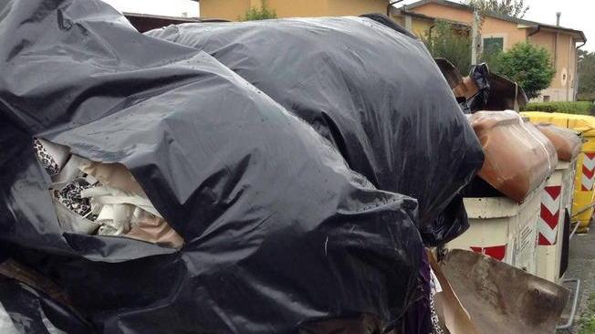 Cresce a Pistoia l’invasione dei rifiuti tessili abusivi