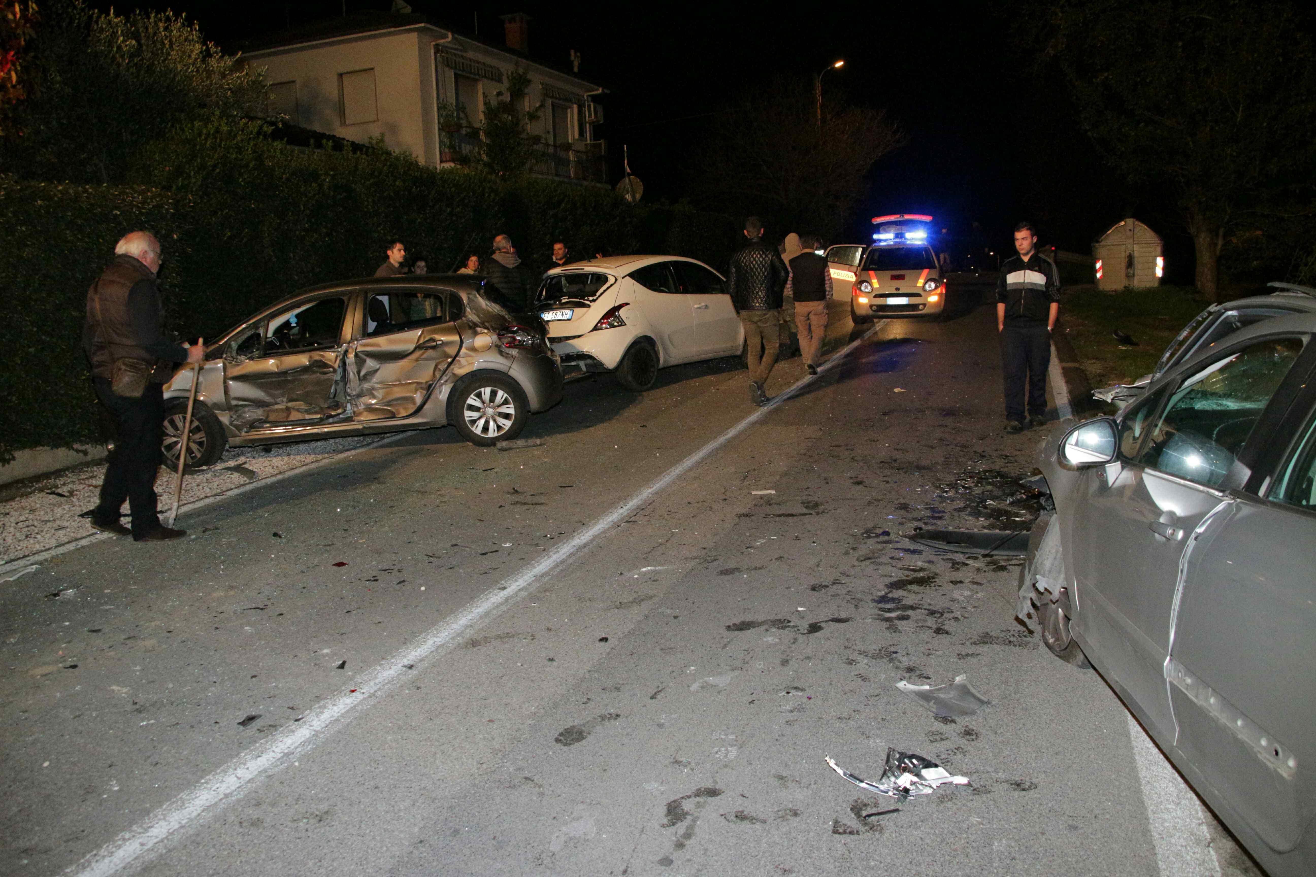 Le auto coinvolte nello schianto sulla Sarzanese (foto Ciurca/Paglianti)