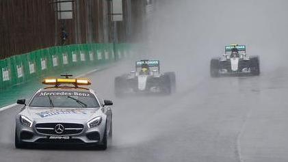 F1: Bernie Ecclestone vuole i Gran premi divisi in due gare