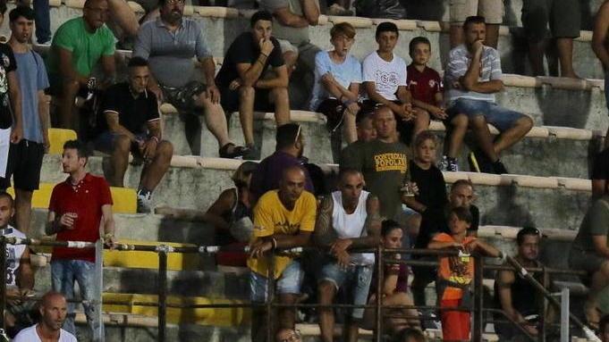 Stavolta la curva torna un po’ a riempirsi