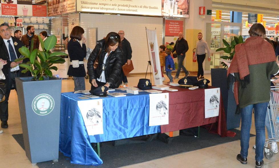 Violenza, la polizia vicino alle donne