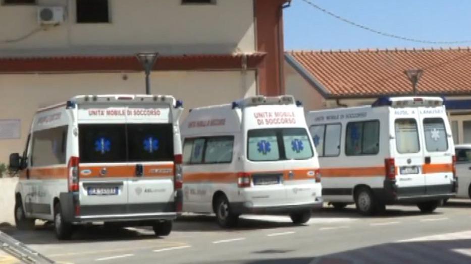 Investito da un’auto mentre attraversa la strada