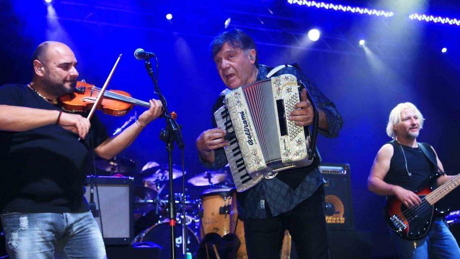 Il palaBigi sogna con i Nomadi