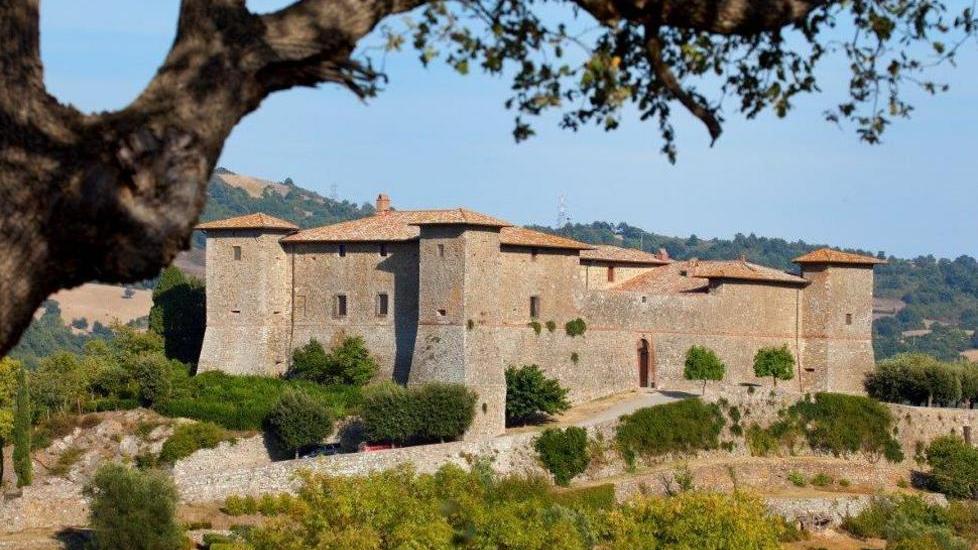 All'asta il castello dei sogni di Montepò: colossi del lusso interessati