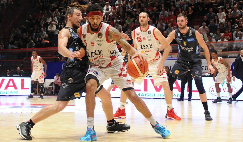 Basket, una domenica stellare 