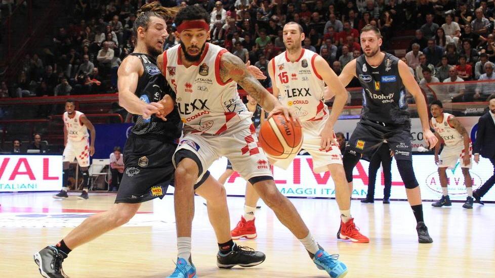 Basket, una domenica stellare