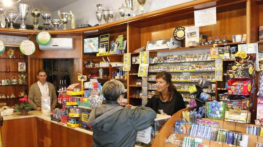 Vince 70mila euro al SuperEnalotto