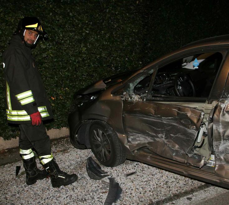 Schianto sulla Sarzanese: due feriti e traffico impazzito 