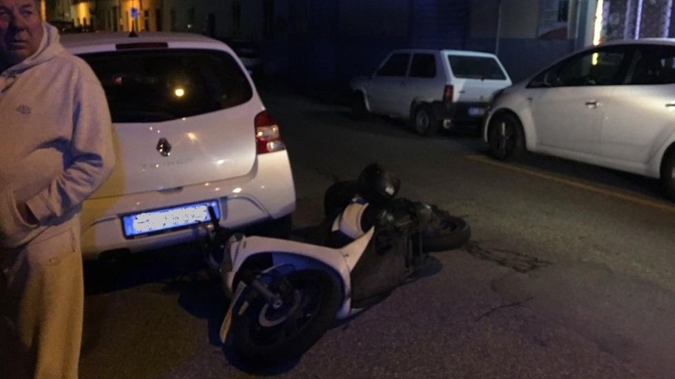 Auto contro motorino, 2 in ospedale