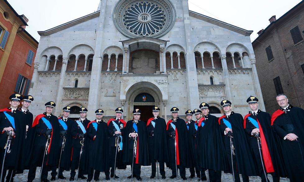 Duomo gremito per la Virgo Fidelis