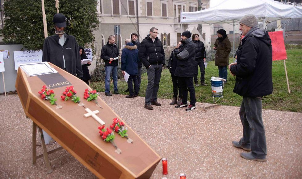 Sciopero e presidio dei lavoratori Cormo