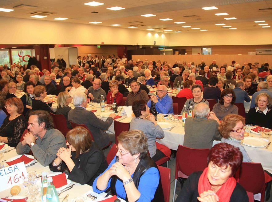 Oltre seicento reggiani al pranzo per Apro 