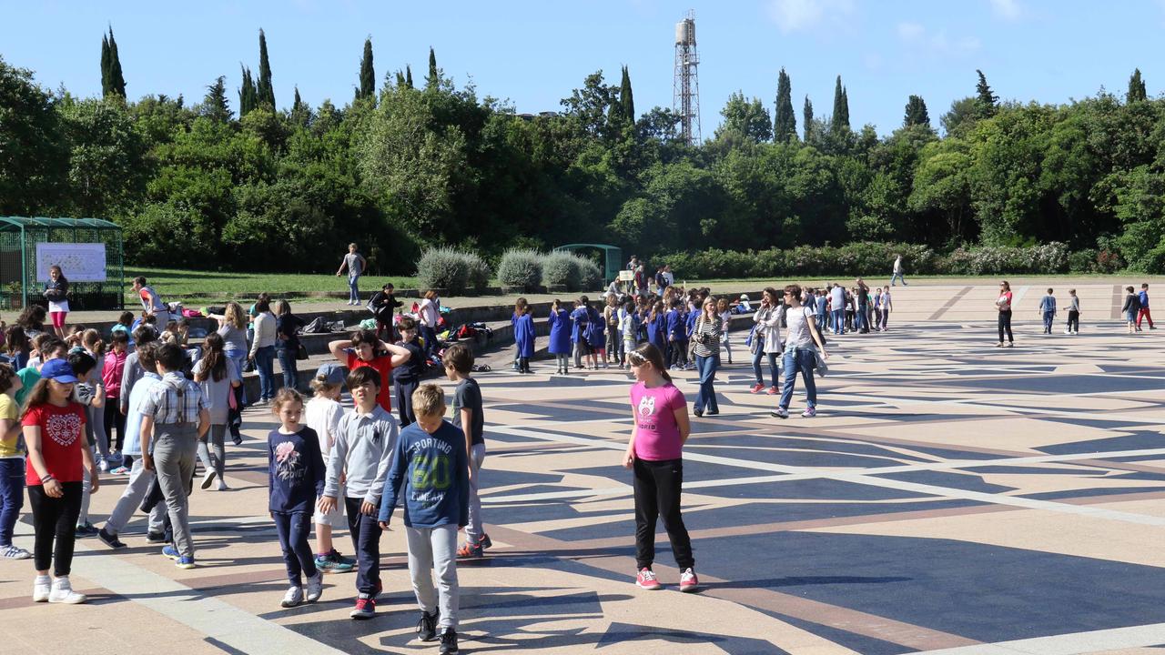Pulizia straordinaria del parco Pertini, coinvolte le scuole