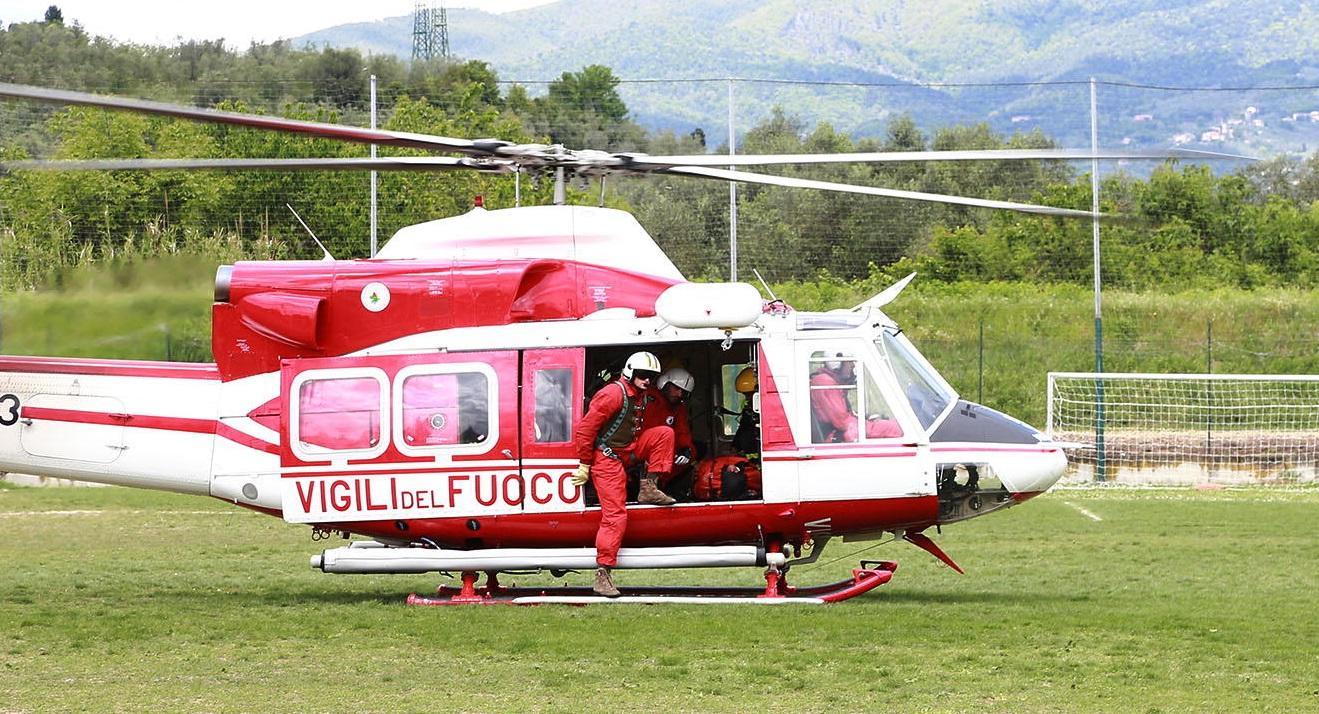Un elicottero dei vigili del fuoco (foto d'archivio)