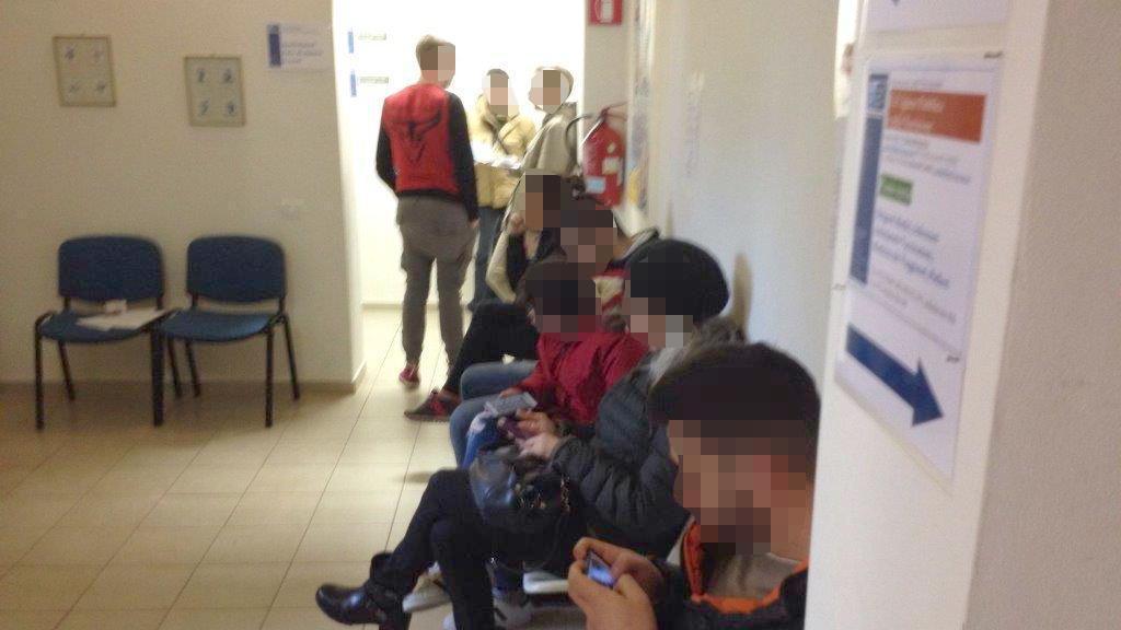Pazienti in attesa della vaccinazione a Villa Ankuri (Foto d'archivio)