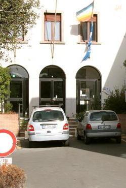 La sede comunale in via dei Lavoratori