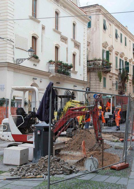 Alghero, piazza Civica da oggi chiusa per i lavori della rete idrica 