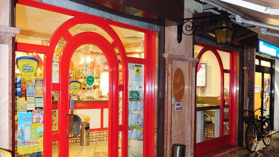 Furto al bar con fiamma ossidrica