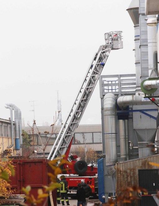 In falegnameria prende fuoco la segatura