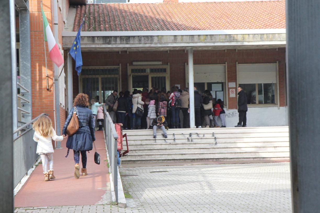 La scuola elementare di Stagno (Salvini Pentafoto)