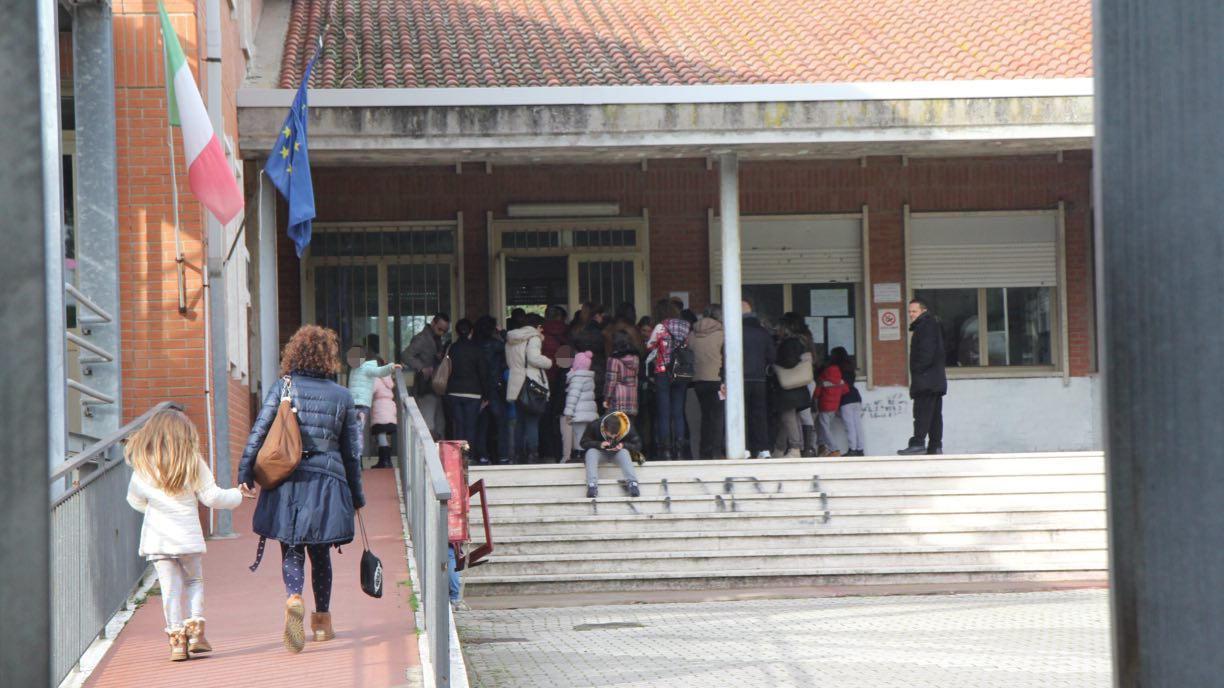 La scuola elementare di Stagno (Salvini Pentafoto)