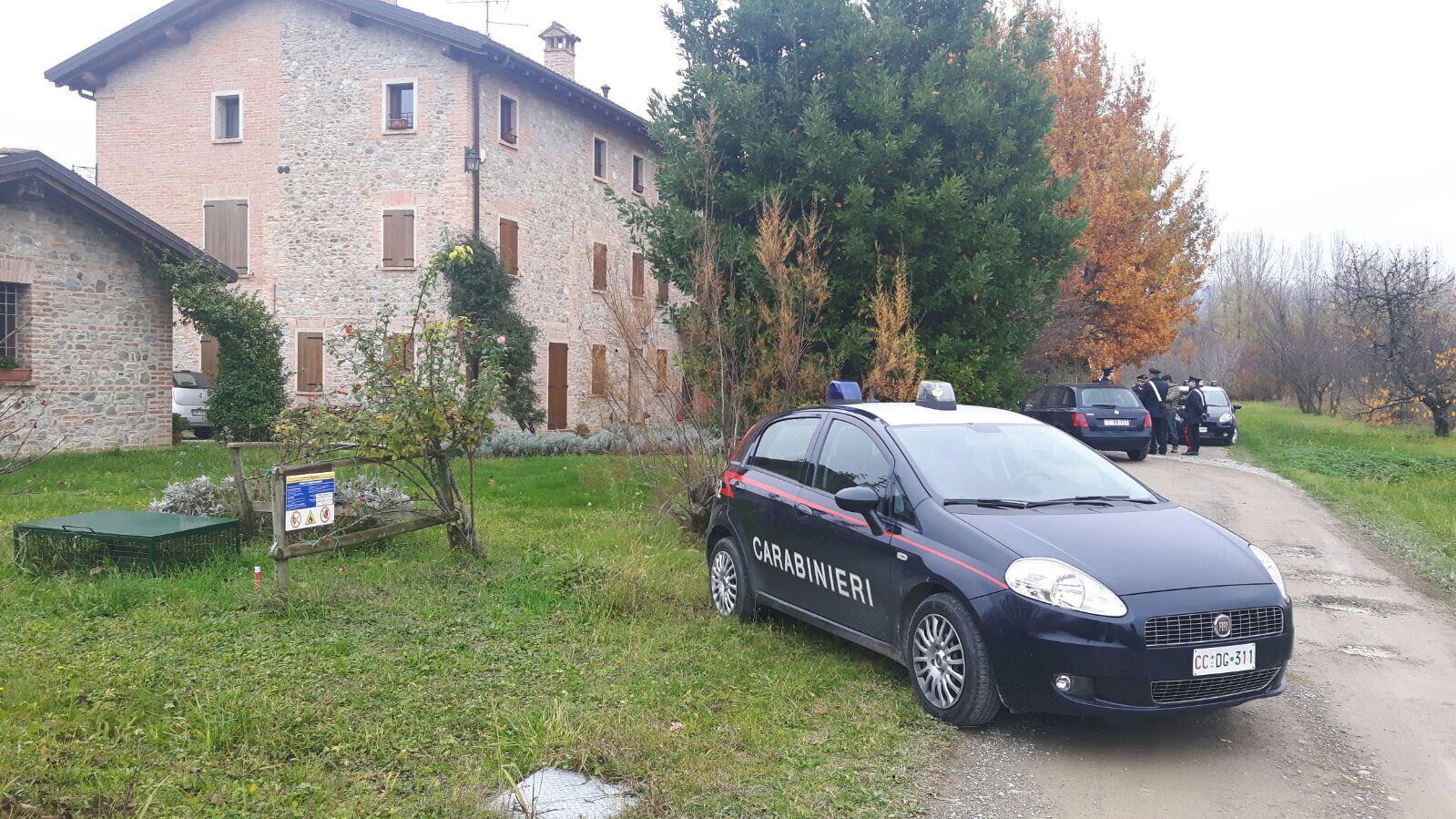 I carabinieri davanti alla casa del dottore Stefano Tondi
