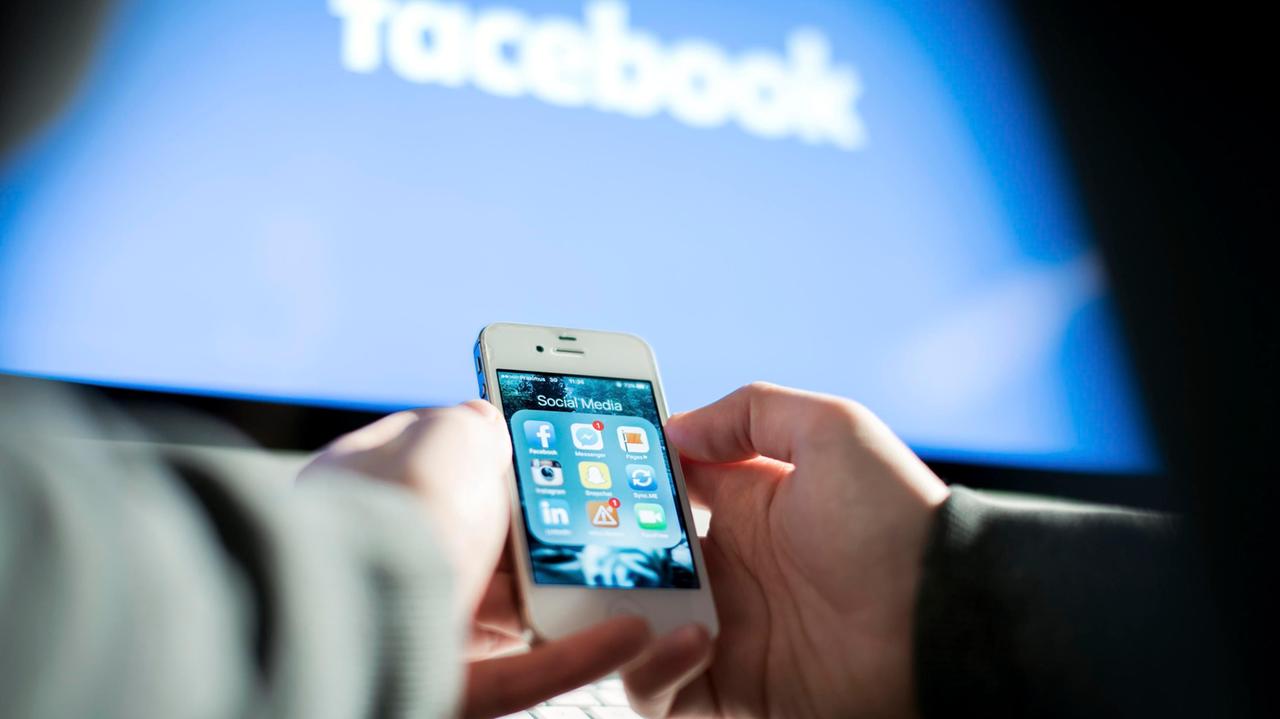 Donna perde la causa di divorzio anche per le foto e i post su Facebook
