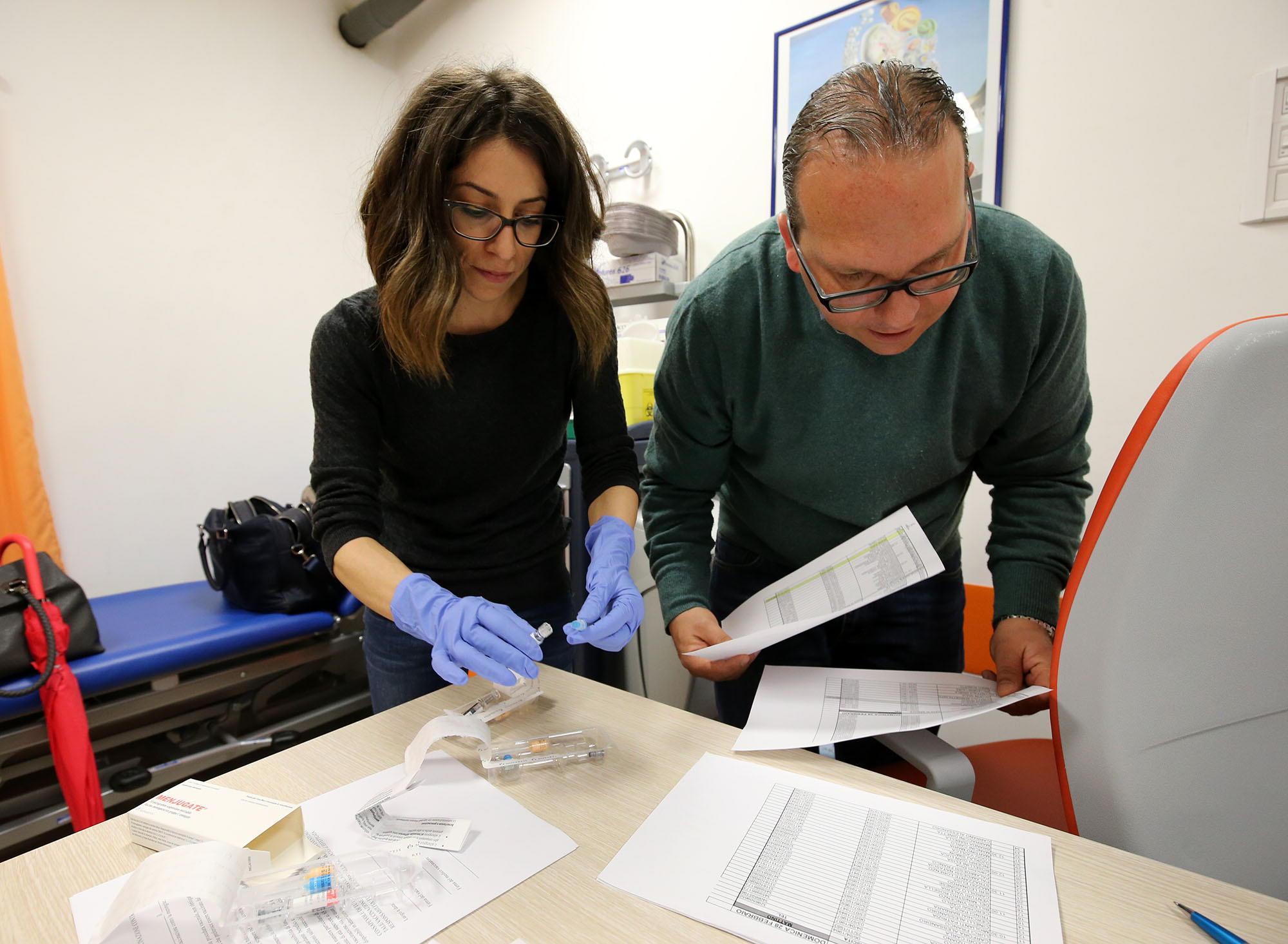 Meningite in Toscana: è corsa ai vaccini dopo l’ultimo caso. Richiami: ecco il piano della Regione