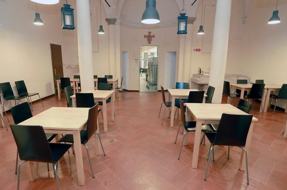 Modena, pasti per i bisognosi al Refettorio Ghirlandina 