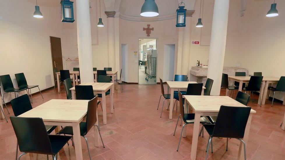 Modena, pasti per i bisognosi al Refettorio Ghirlandina